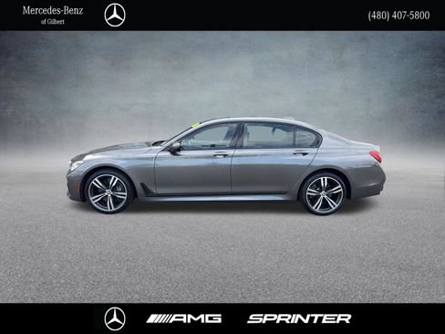 Used 2019 BMW 750i w/ Executive Package RWD image 2