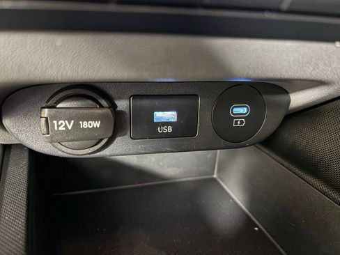 Used 2024 Hyundai Elantra Blue image 29