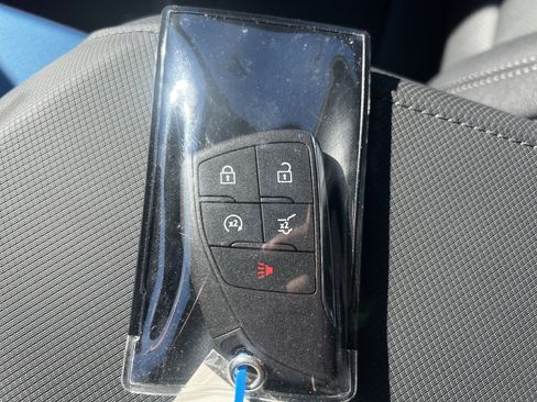 New 2026 Chevrolet Equinox EV LT AWD/4WD image 37