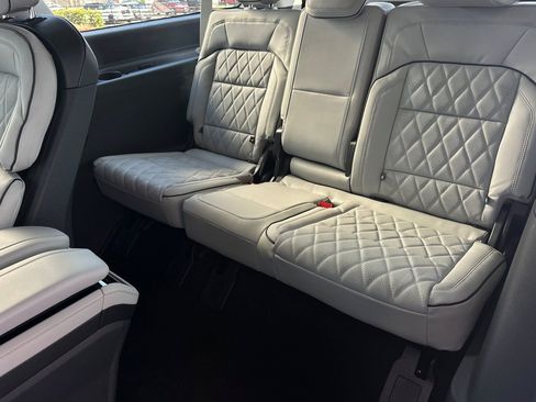 New 2026 Lincoln Navigator L Black Label AWD/4WD image 15