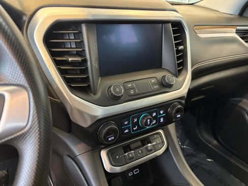 Used 2022 GMC Acadia SLE FWD image 17