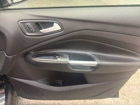 Used 2015 Ford Escape SE AWD/4WD image 19