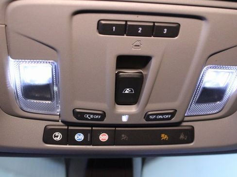 Used 2019 Chevrolet Silverado 1500 RST image 28