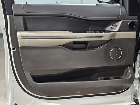 Used 2021 Ford Expedition Max XLT image 20