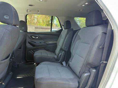 Used 2021 Chevrolet Traverse LT FWD image 10