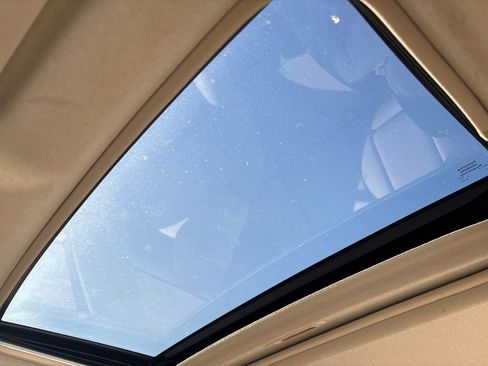 Used 2012 Toyota Camry LE image 16