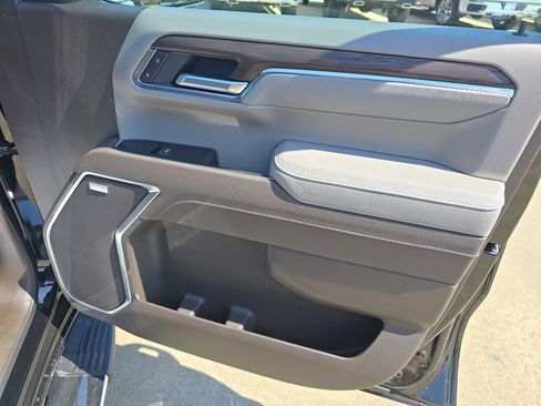 New 2026 GMC Sierra 1500 SLT w/ SLT Premium Package image 16