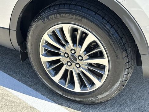 Used 2020 Lincoln Nautilus FWD w/ Equipment Group 101A image 12