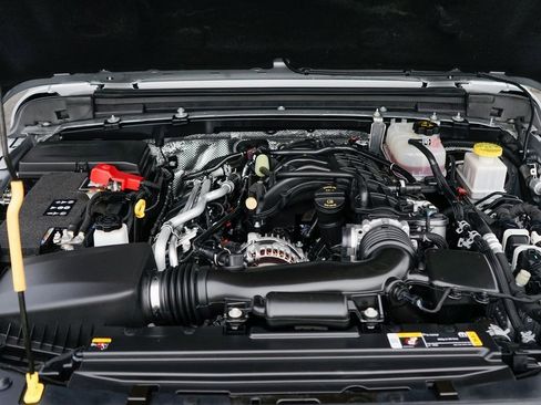 Used 2024 Jeep Gladiator Rubicon w/ Convenience Group image 12