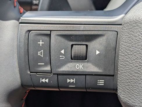Used 2025 Nissan Rogue SV AWD/4WD image 19
