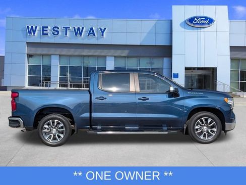 Used 2022 Chevrolet Silverado 1500 LT RWD image 2