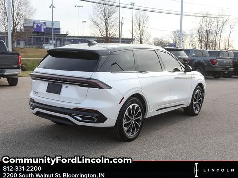 New 2026 Lincoln Nautilus Reserve image 7