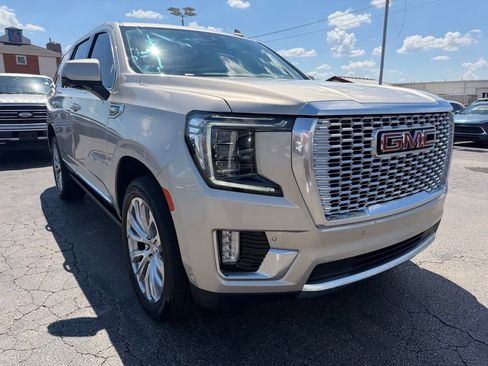 Used 2023 GMC Yukon Denali w/ Denali Reserve Package AWD/4WD image 5