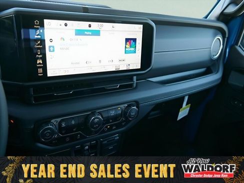 New 2025 Jeep Gladiator Sport image 23