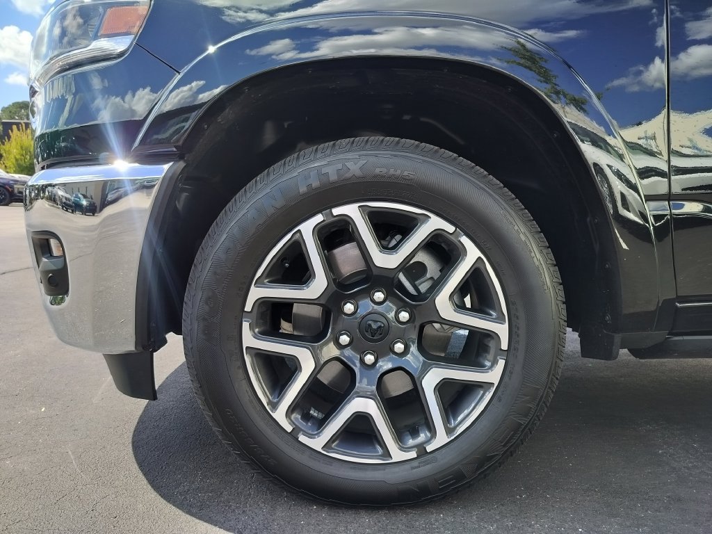 Used 2026 RAM 1500 Laramie w/ Advanced Safety Group II AWD/4WD image 5