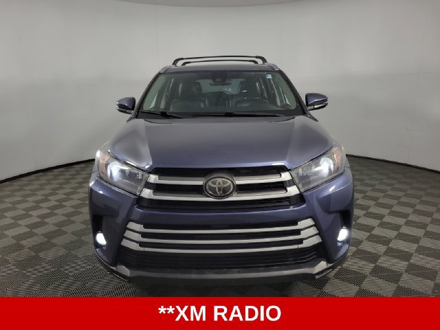 Used 2017 Toyota Highlander XLE AWD/4WD image 5
