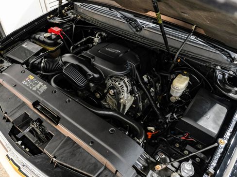 Used 2013 Chevrolet Avalanche LT w/ Suspension Package, Off-Road image 54