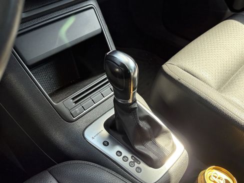 Used 2013 Volkswagen Tiguan SE AWD/4WD image 9