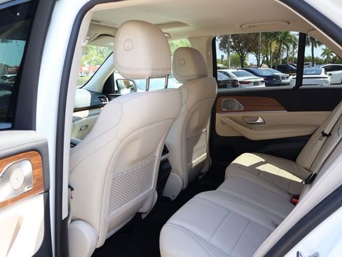 Used 2021 Mercedes-Benz GLE 450 4MATIC w/ AMG Line Exterior image 36