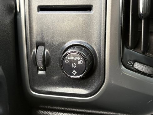 Used 2017 Chevrolet Silverado 1500 LT w/ Texas Edition image 21