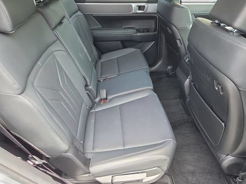 Used 2025 Hyundai Santa Fe SEL FWD image 17