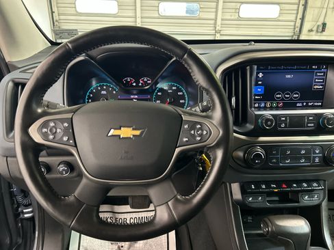 Used 2021 Chevrolet Colorado Z71 w/ Safety Package AWD/4WD image 8