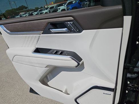 Used 2026 GMC Acadia Denali FWD image 15