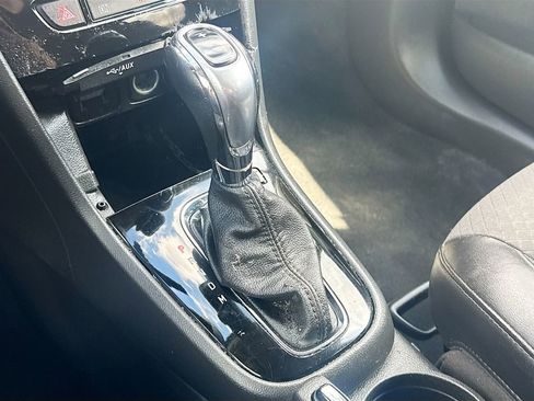 Used 2021 Buick Encore Preferred image 16