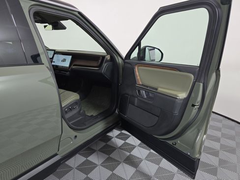 Used 2024 Rivian R1S Launch Edition AWD/4WD image 18
