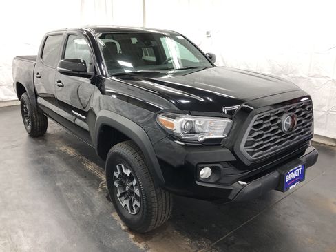 Used 2022 Toyota Tacoma SR5 image 2