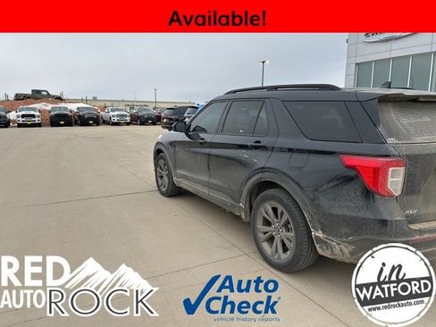 Used 2021 Ford Explorer XLT w/ Equipment Group 202A image 5