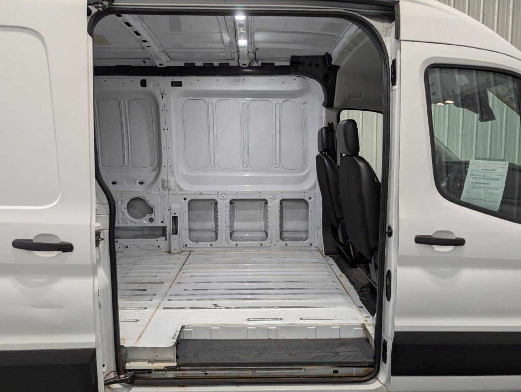 Used 2023 Ford Transit 250 Medium Roof RWD image 18