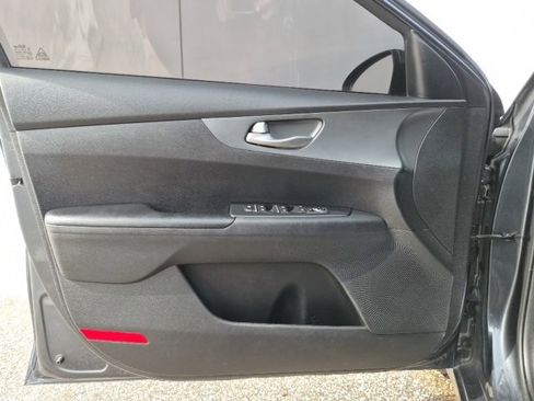 Used 2021 Kia Forte LXS image 12