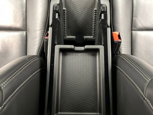 Used 2024 Cadillac XT4 Premium Luxury image 38