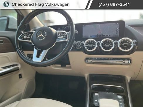 Used 2023 Mercedes-Benz GLA 250 4MATIC image 32