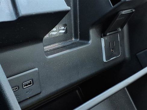 Used 2024 GMC Sierra 1500 Denali Ultimate image 6