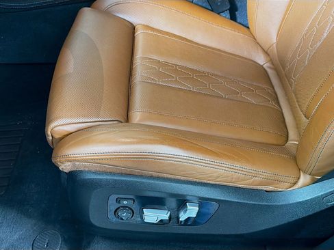 Used 2020 BMW X7 M50i AWD/4WD image 23