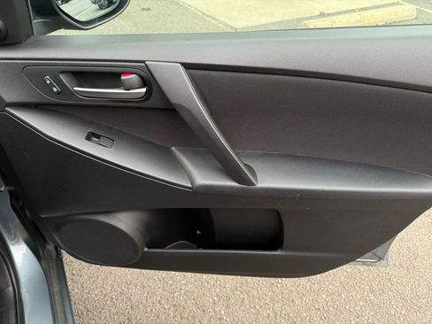Used 2013 MAZDA MAZDA3 i Touring image 17
