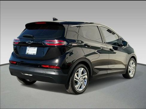 Used 2022 Chevrolet Bolt LT w/ Driver Confidence Package image 4