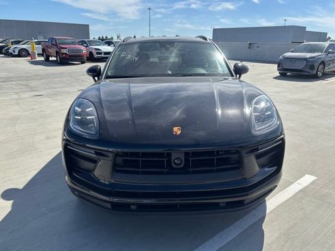 Used 2024 Porsche Macan AWD/4WD image 1