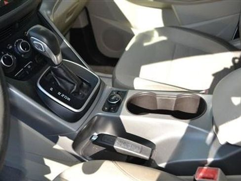 Used 2013 Ford Escape SE AWD/4WD image 16