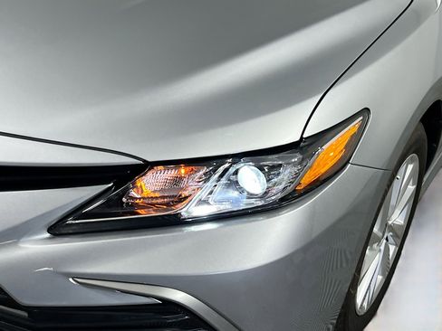 Used 2024 Toyota Camry LE w/ Convenience Package FWD image 12