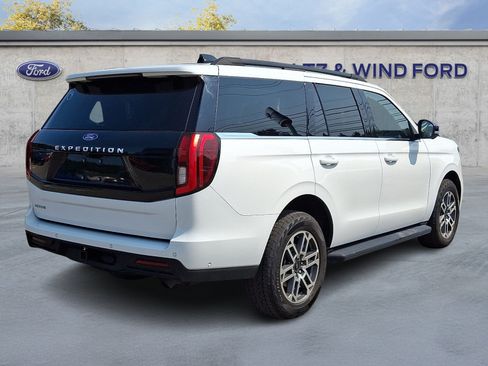 Used 2025 Ford Expedition Active AWD/4WD image 6