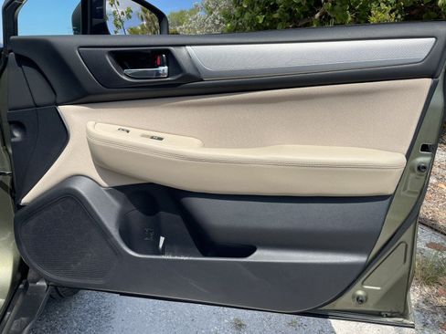 Used 2019 Subaru Outback 2.5i Premium AWD/4WD image 25