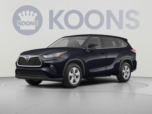 Used 2023 Toyota Highlander LE AWD/4WD image 1