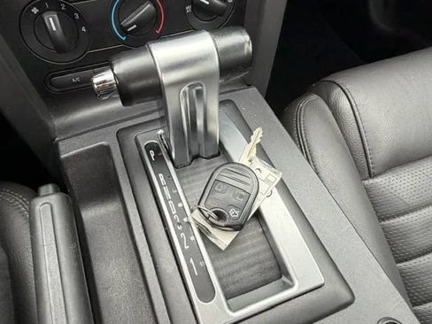 Used 2009 Ford Mustang Premium RWD image 34