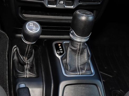 Used 2020 Jeep Wrangler Unlimited Sahara AWD/4WD image 23