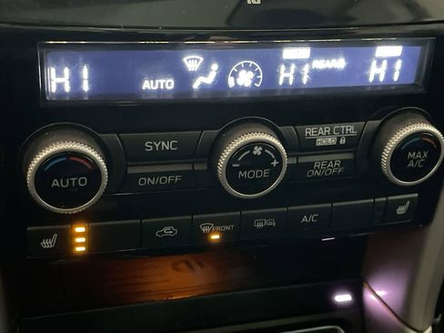 Used 2021 Subaru Ascent Limited w/ Technology Package image 18