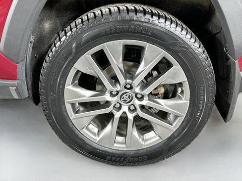 Certified 2019 Toyota RAV4 XLE Premium image 28