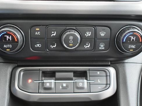 Used 2020 GMC Acadia AT4 image 29